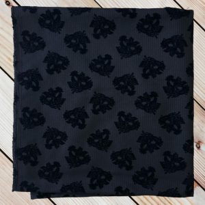 Material sumna poliester fond negru flori catifea